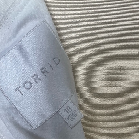 Torrid White Formal Dress - Size 18 - Picture 5 of 5